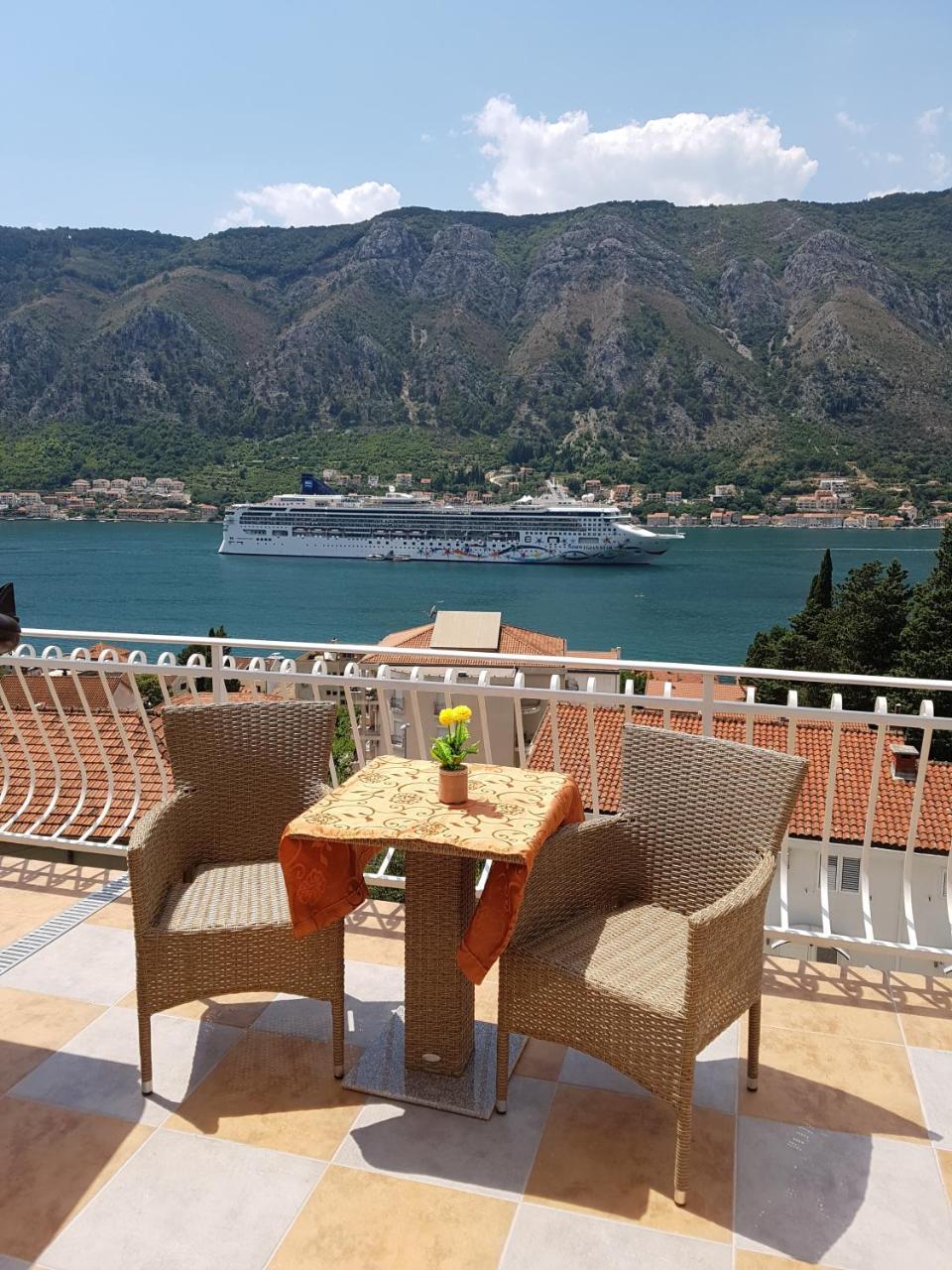 Apartments Peranovic 2 Kotor Exterior photo